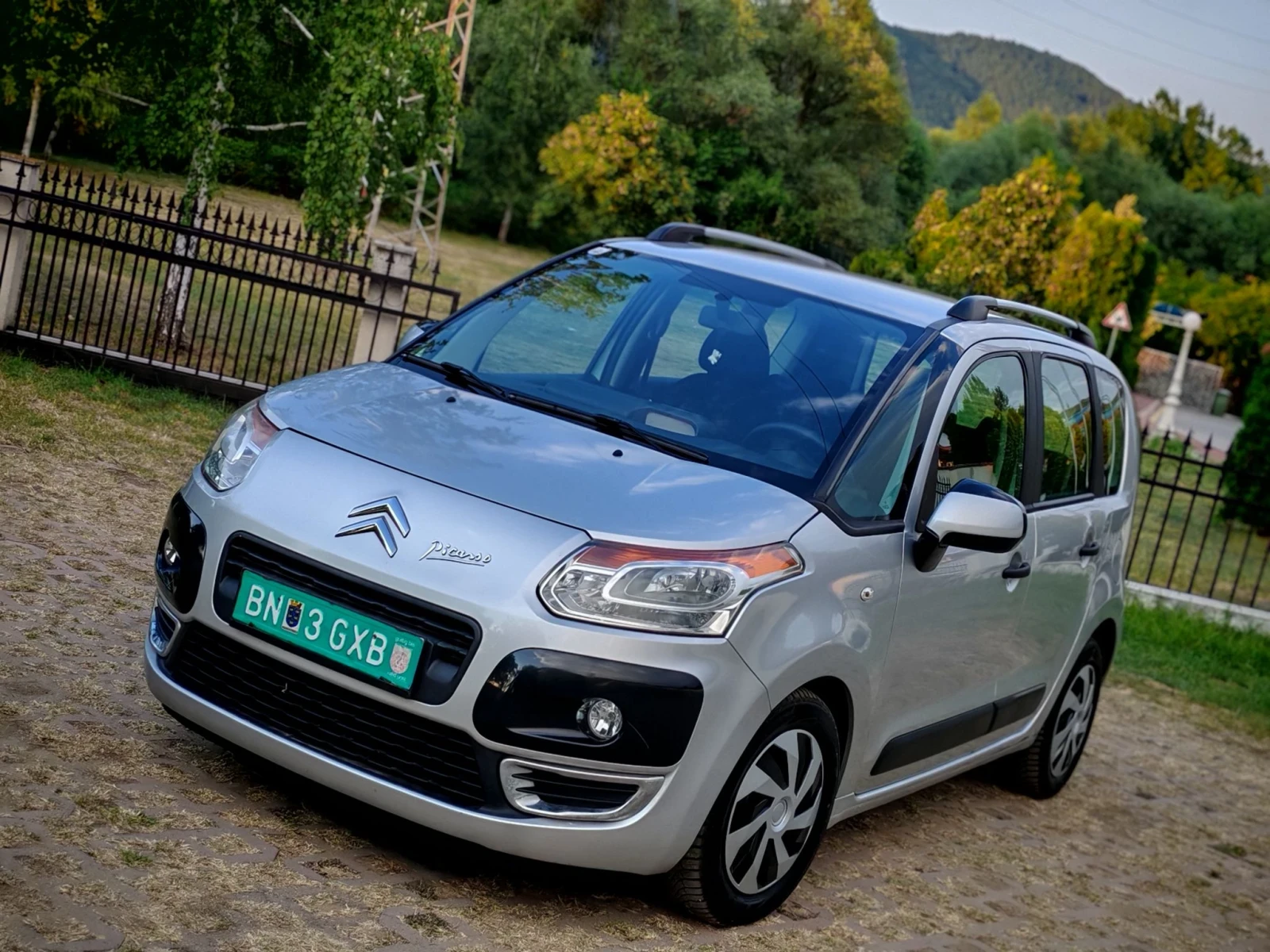 Citroen C3 Picasso 1.6HDI(90)* FACELIFT* КЛИМАТИК* НОВ ВНОС* , снимка 2 - Автомобили и джипове - 55565020