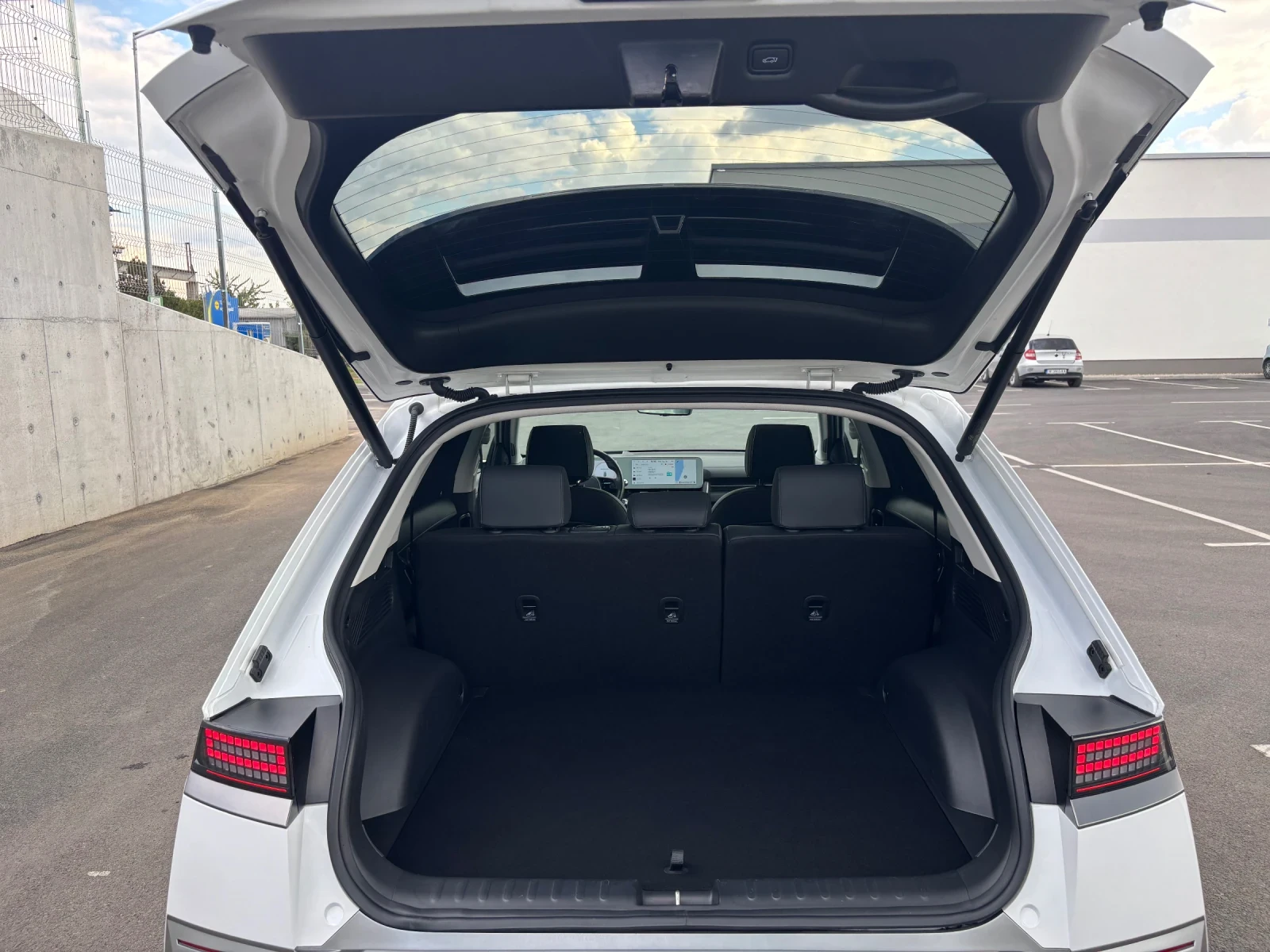Hyundai Ioniq 5 77kWh 4x4 FULL, снимка 17 - Автомобили и джипове - 56107360