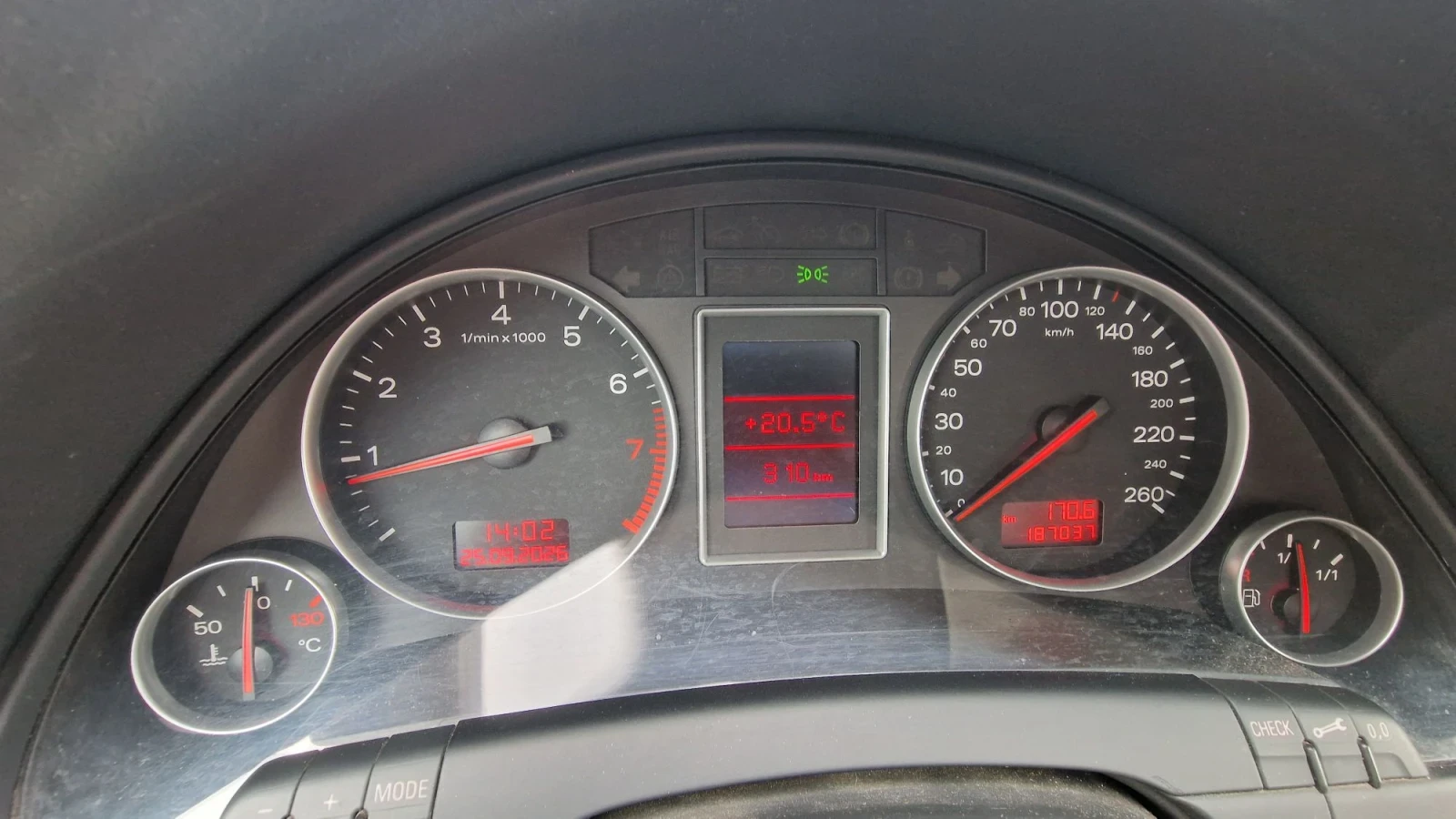 Audi A4 1.8TQ BFB LPG, снимка 13 - Автомобили и джипове - 56227096