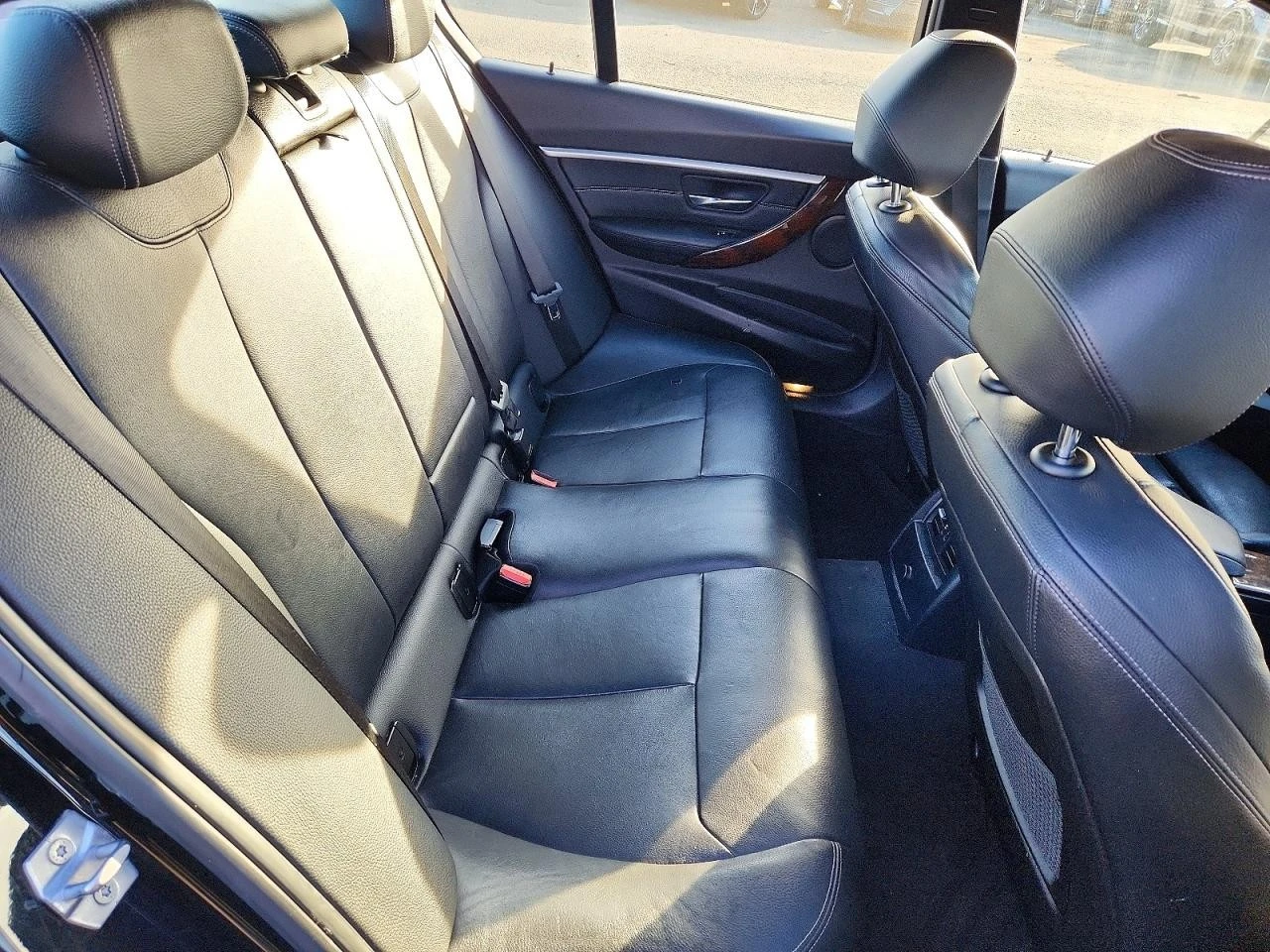 BMW 330, снимка 10 - Автомобили и джипове - 56623894