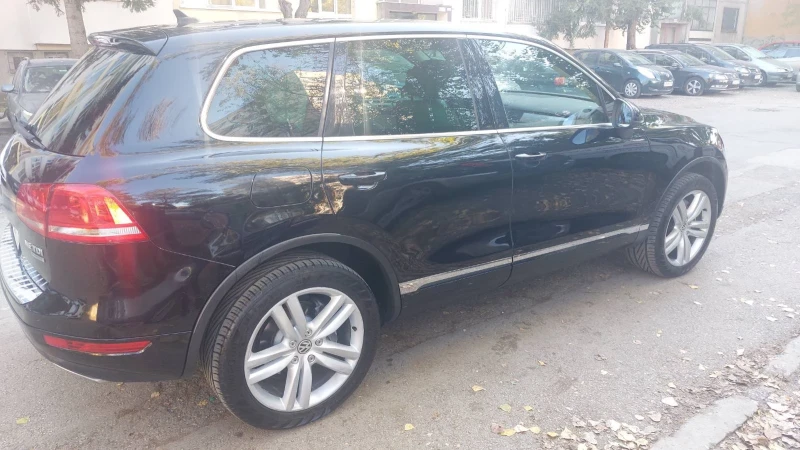 VW Touareg, снимка 3 - Автомобили и джипове - 47637971