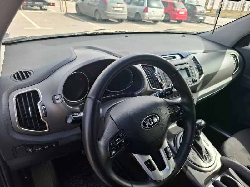 Kia Sportage, снимка 8 - Автомобили и джипове - 49490027