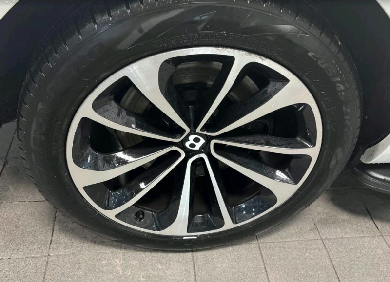 Bentley Bentayga 6.0L V12, снимка 6 - Автомобили и джипове - 52459883