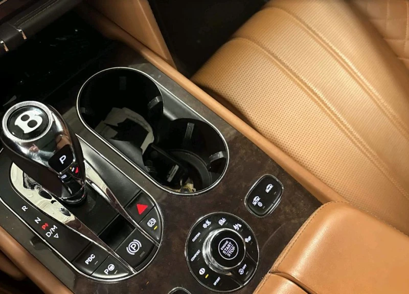 Bentley Bentayga 6.0L V12, снимка 10 - Автомобили и джипове - 52459883