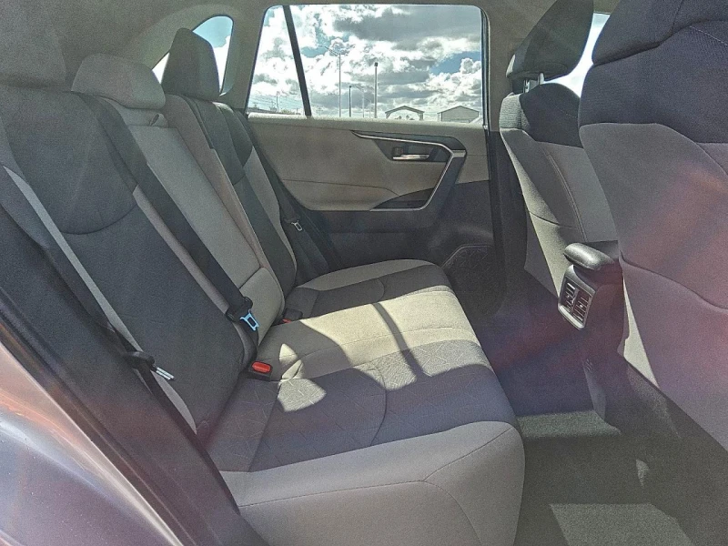 Toyota Rav4 37k km* XLE* Камера* м.Точка* High Beam* БЕЗ УДАР*, снимка 10 - Автомобили и джипове - 53214659