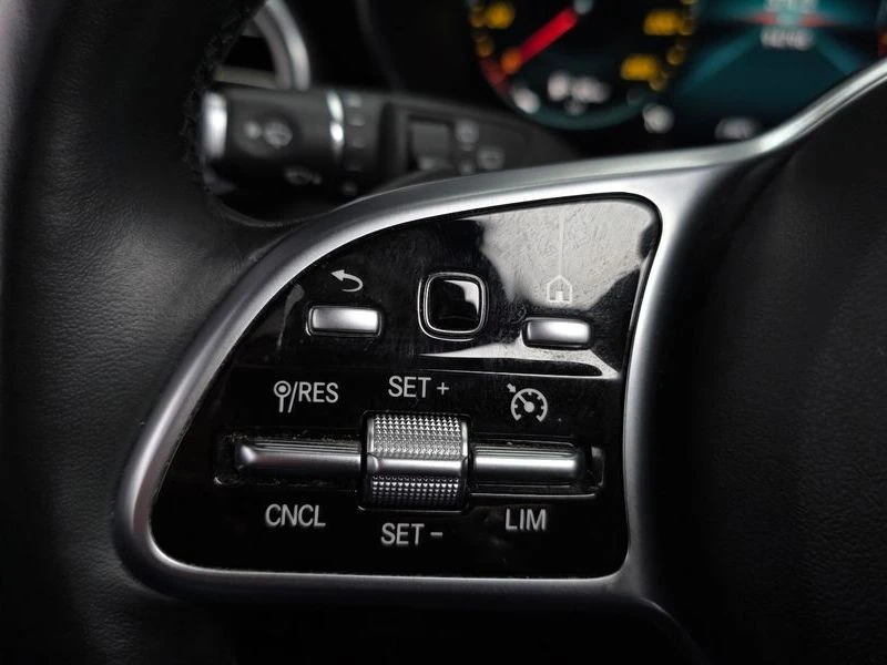 Mercedes-Benz GLC GLC300 4MATIC| 258к.с., снимка 16 - Автомобили и джипове - 56004176