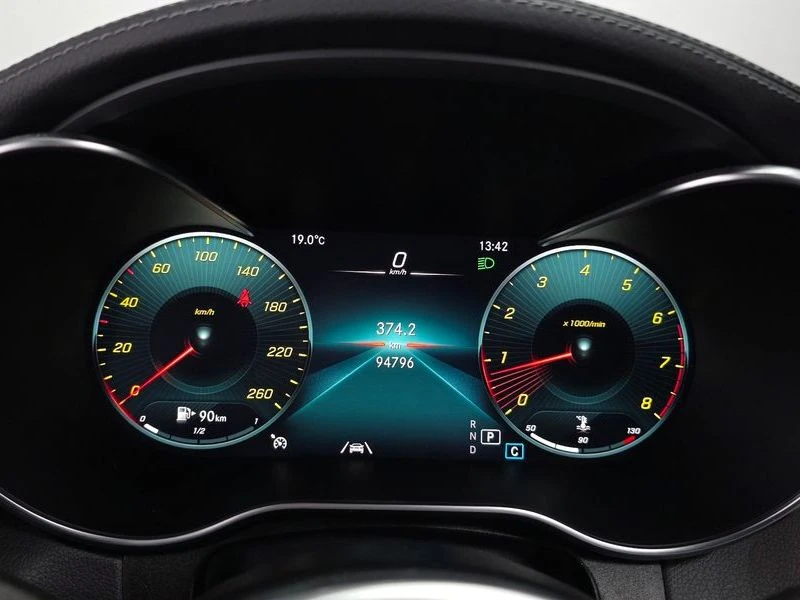 Mercedes-Benz GLC GLC300 4MATIC| 258к.с., снимка 8 - Автомобили и джипове - 56004176