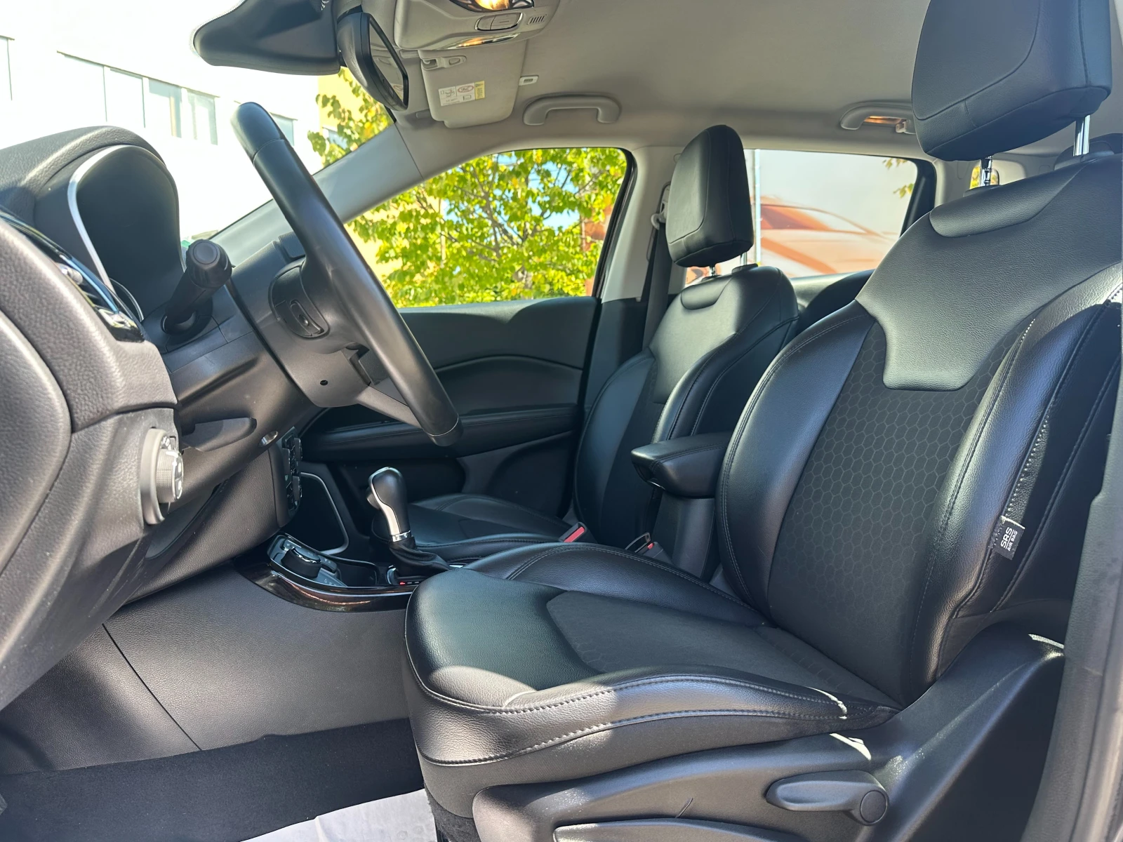 Jeep Compass 2.0d 140 к.с. 4х4 - изображение 8
