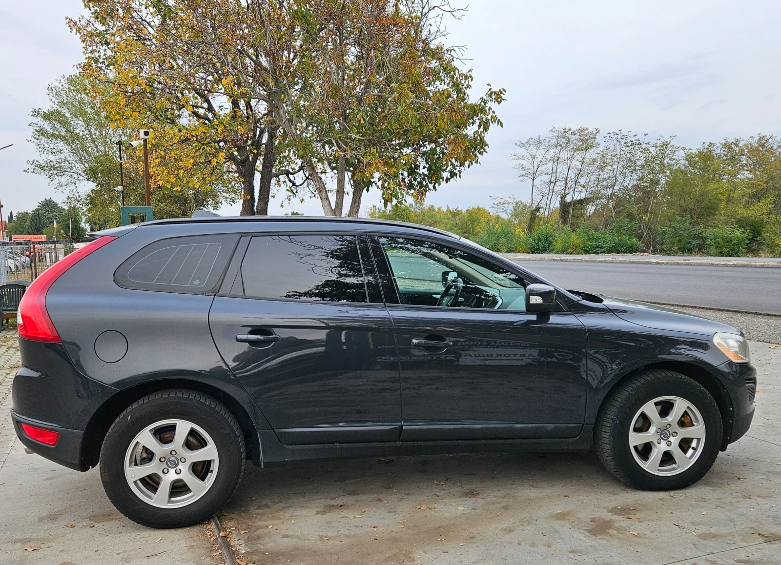 Volvo XC60 2.4D3 - изображение 4