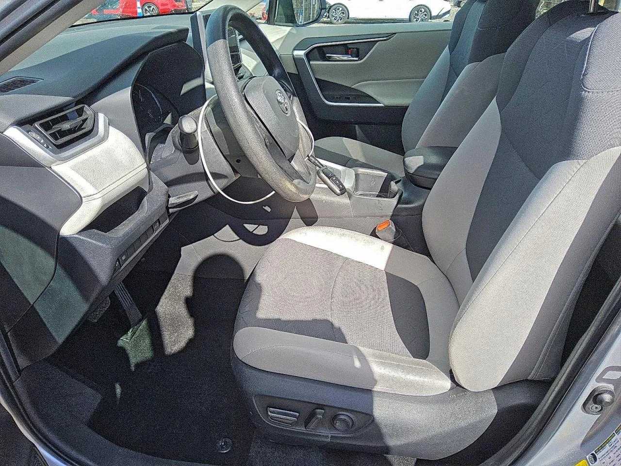 Toyota Rav4 37k km* XLE* Камера* м.Точка* High Beam* БЕЗ УДАР* - изображение 9