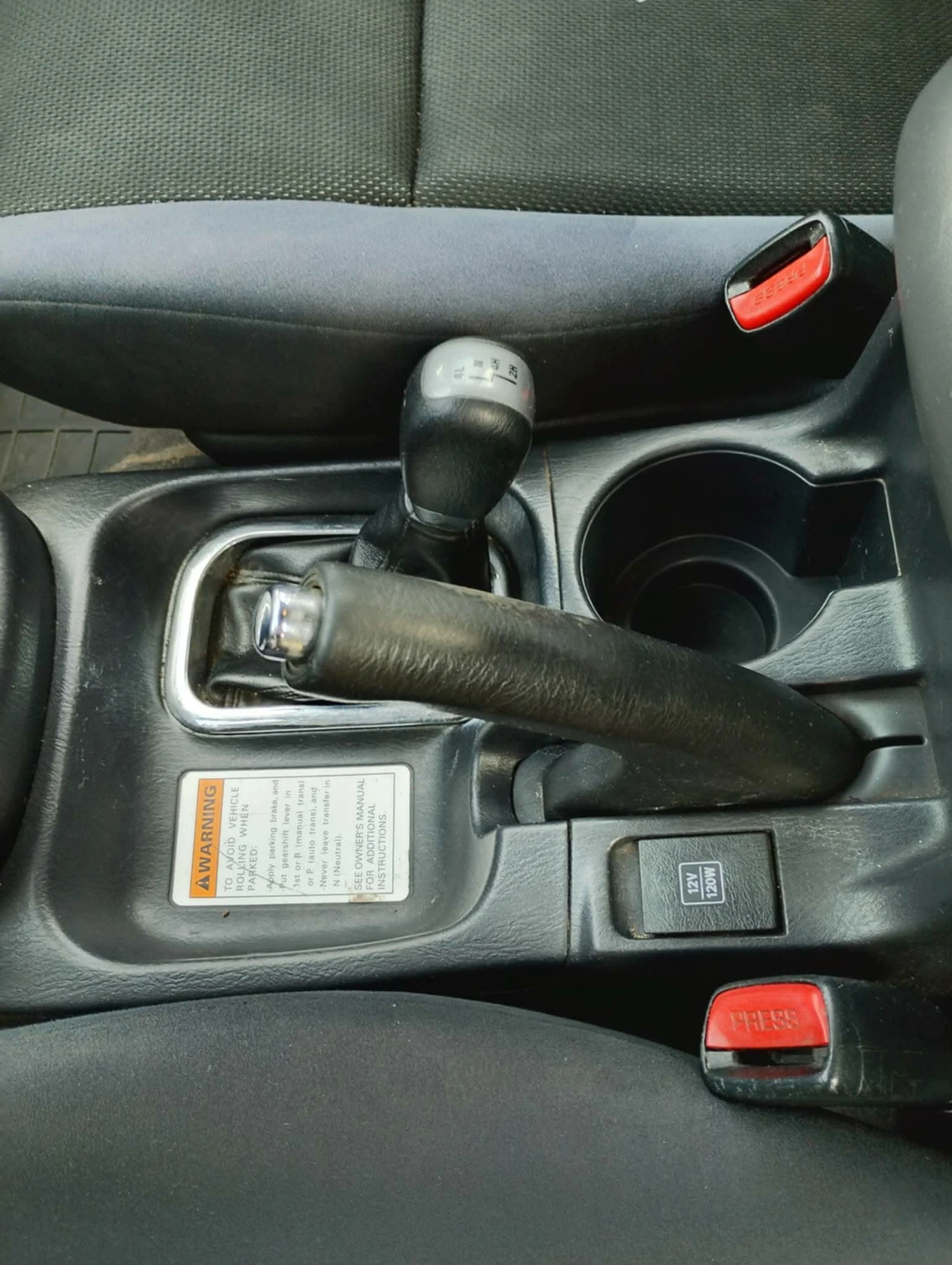 Suzuki Grand vitara 2.0 hdi, снимка 12 - Автомобили и джипове - 53819572