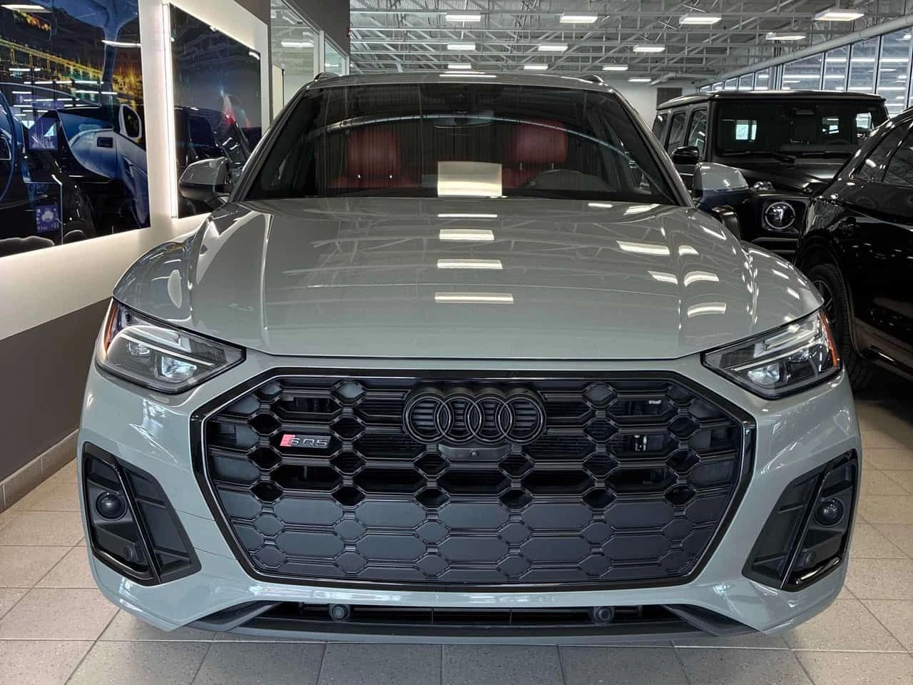 Audi SQ5 Progressiv/ПАНОРАМА/ДИСТРОНИК/360 КАМЕРИ, снимка 2 - Автомобили и джипове - 54071754