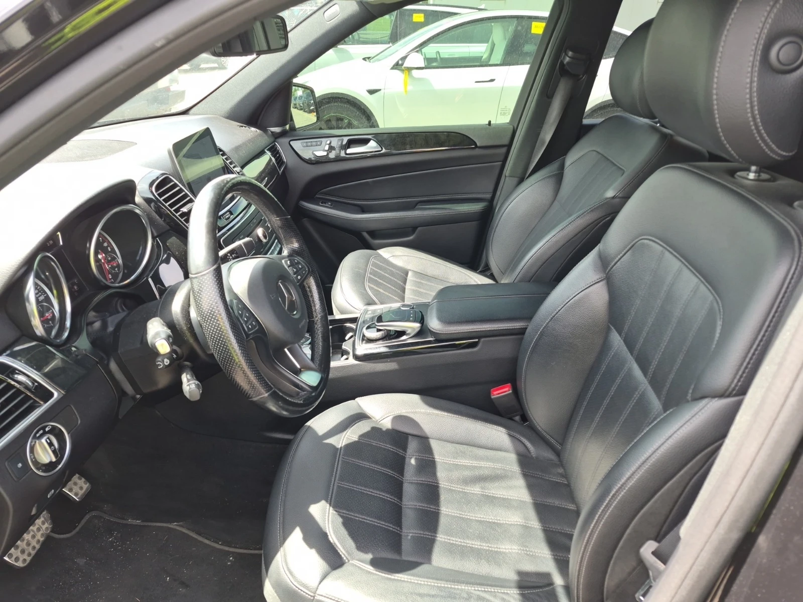Mercedes-Benz GLE 400 AMG * * CARFAX * * АВТО КРЕДИТ * * , снимка 6 - Автомобили и джипове - 54623220