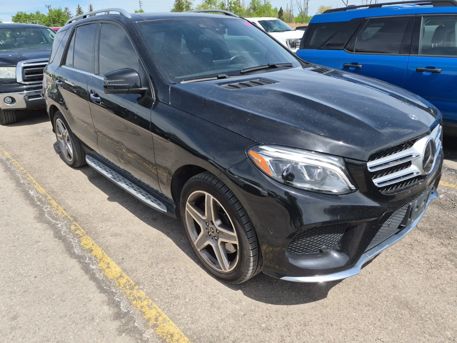 Mercedes-Benz GLE 400 AMG * * CARFAX * * АВТО КРЕДИТ * * , снимка 2 - Автомобили и джипове - 54623220