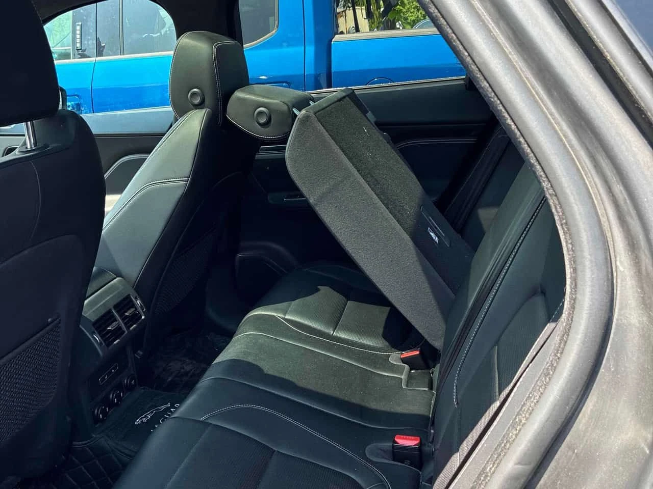 Jaguar F-PACE  S / LED / ЦЕНА ДО БЪЛГАРИЯ , снимка 11 - Автомобили и джипове - 55312143
