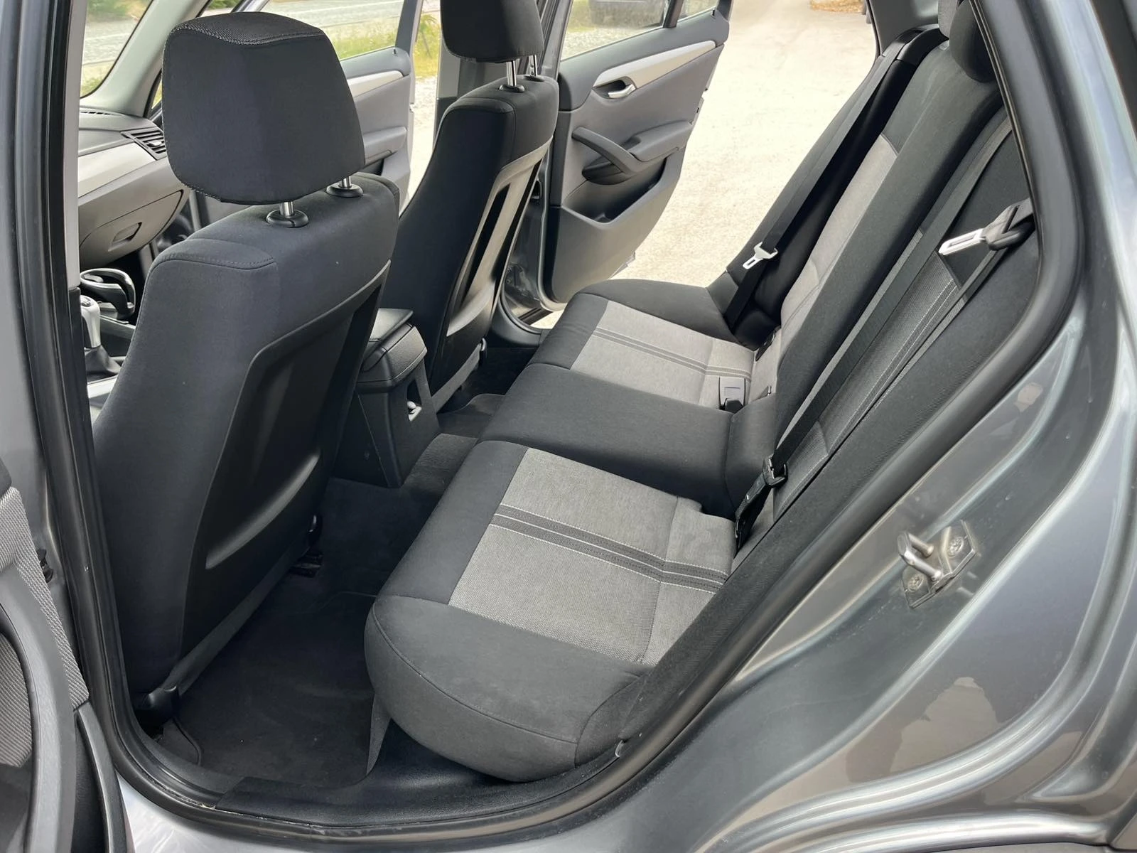 BMW X1 2.0d 143кс X DRIVE 6 СКОРОСТИ  КЛИМАТРОНИК ВНОС ИТ, снимка 9 - Автомобили и джипове - 55614494