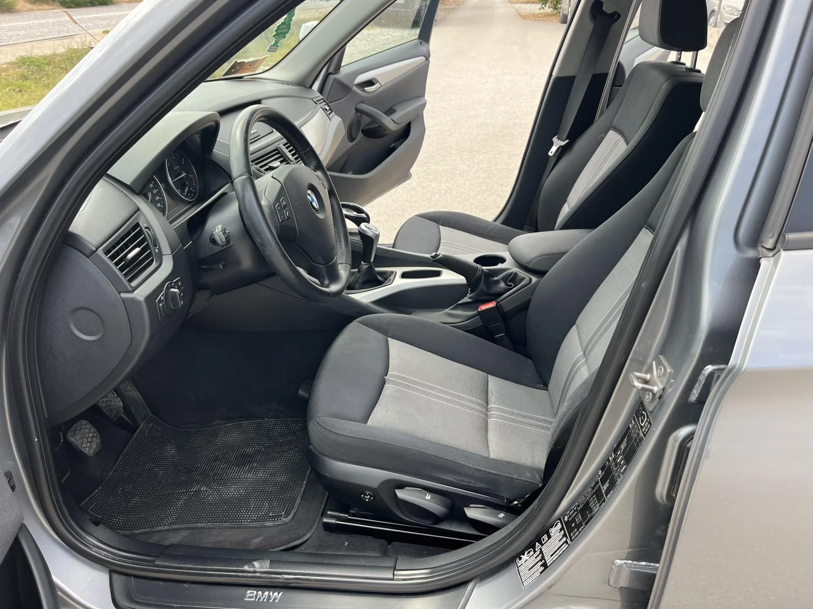 BMW X1 2.0d 143кс X DRIVE 6 СКОРОСТИ  КЛИМАТРОНИК ВНОС ИТ, снимка 8 - Автомобили и джипове - 55614494