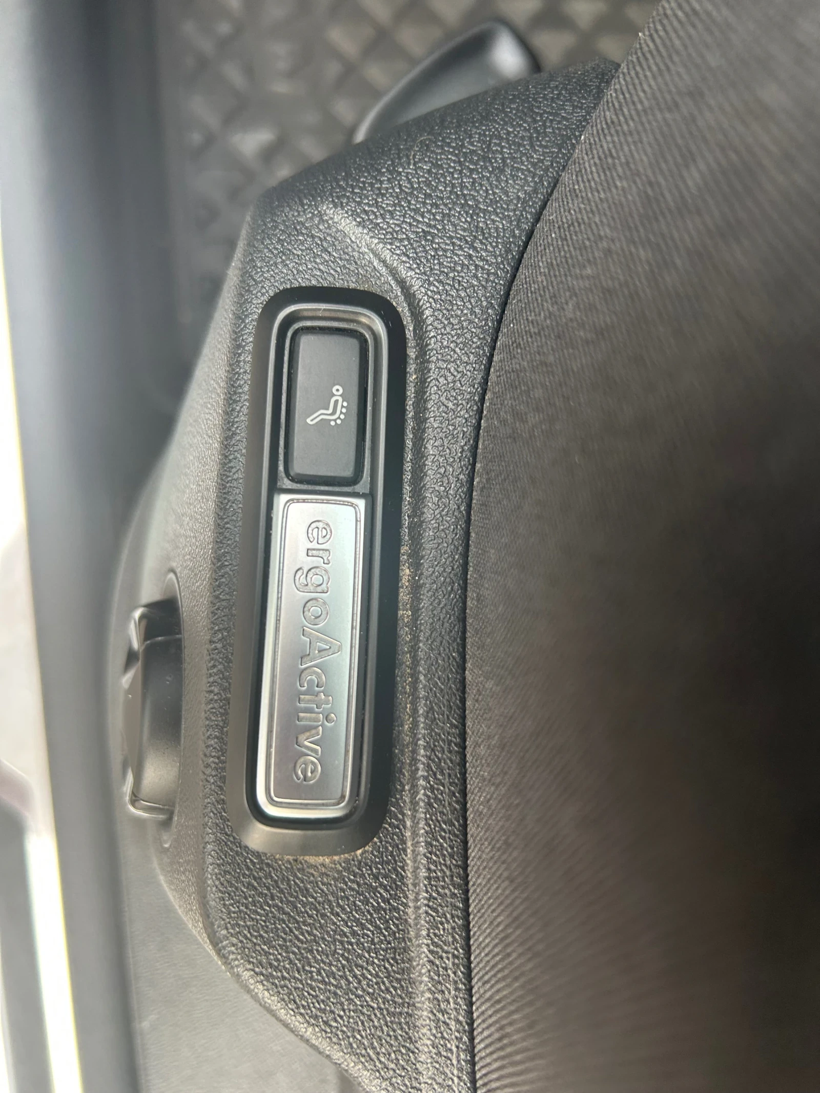 VW Tiguan 2.0 TDI 4MOTION , снимка 14 - Автомобили и джипове - 55713409