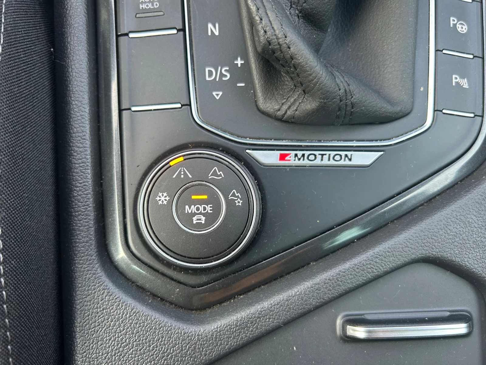 VW Tiguan 2.0 TDI 4MOTION , снимка 11 - Автомобили и джипове - 55713409
