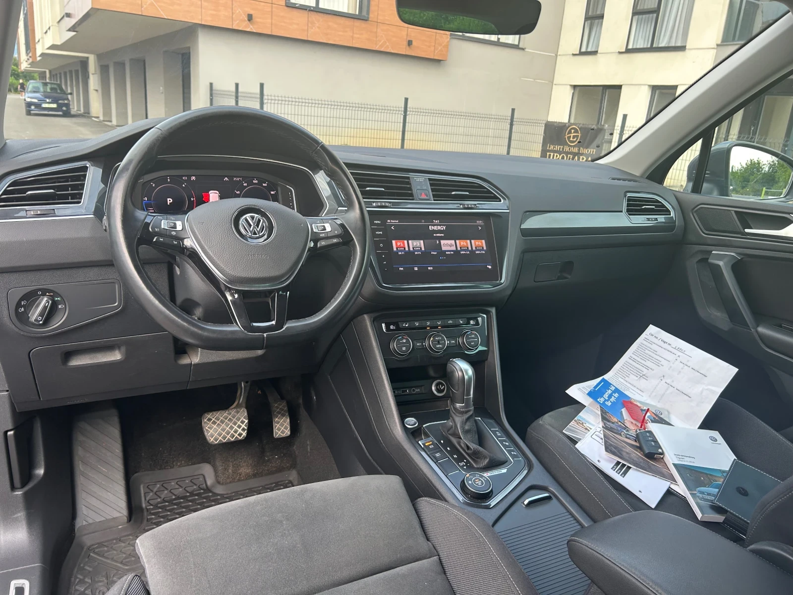 VW Tiguan 2.0 TDI 4MOTION , снимка 8 - Автомобили и джипове - 55713409