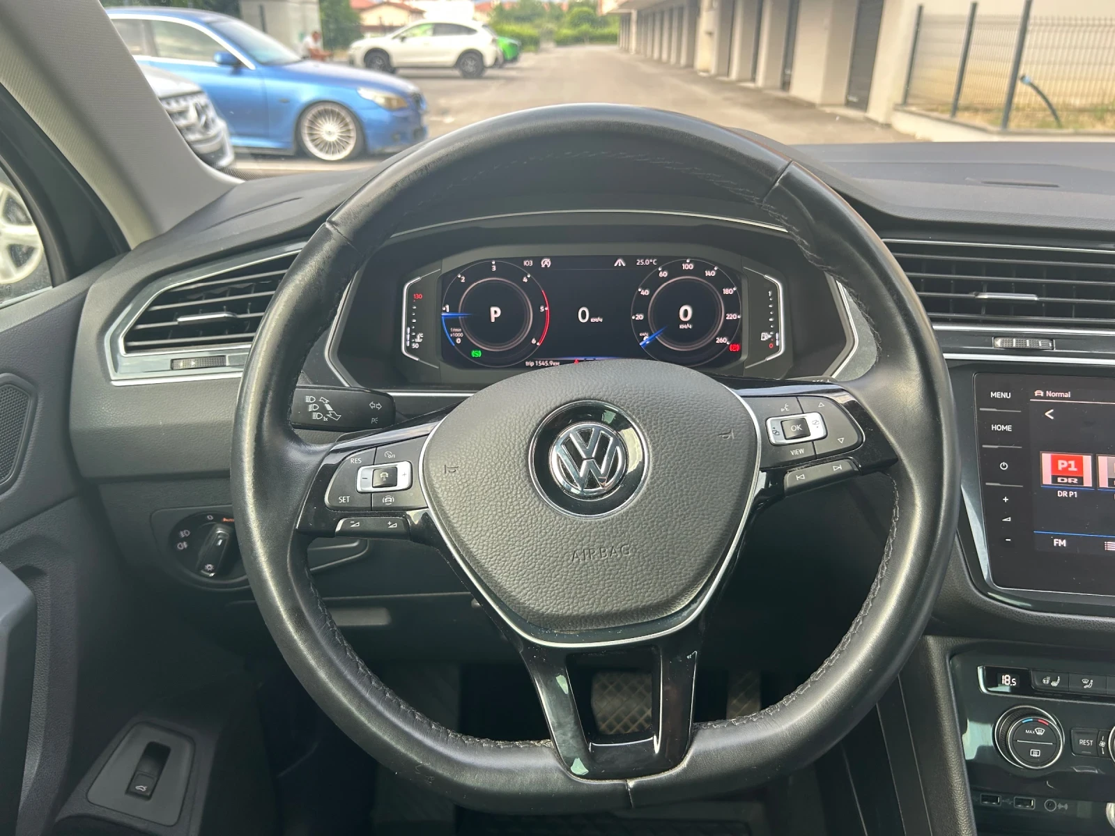 VW Tiguan 2.0 TDI 4MOTION , снимка 9 - Автомобили и джипове - 55713409
