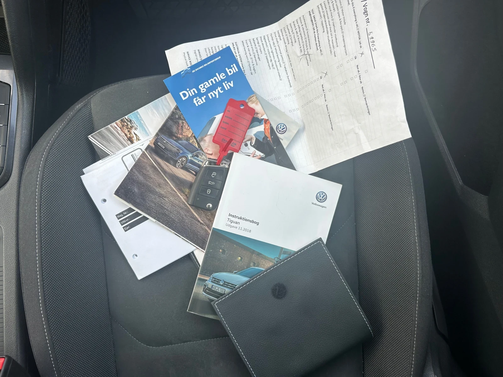 VW Tiguan 2.0 TDI 4MOTION , снимка 17 - Автомобили и джипове - 55713409