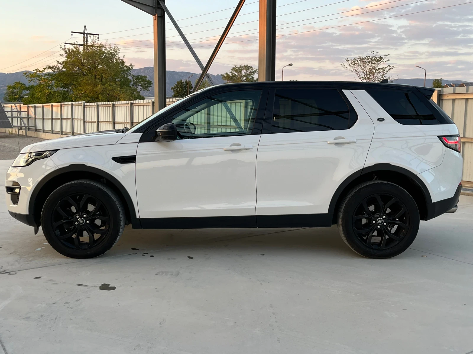 Land Rover Discovery Sport HSE LUXURY 2.0 /NAVI/КОЖА, снимка 4 - Автомобили и джипове - 55735897