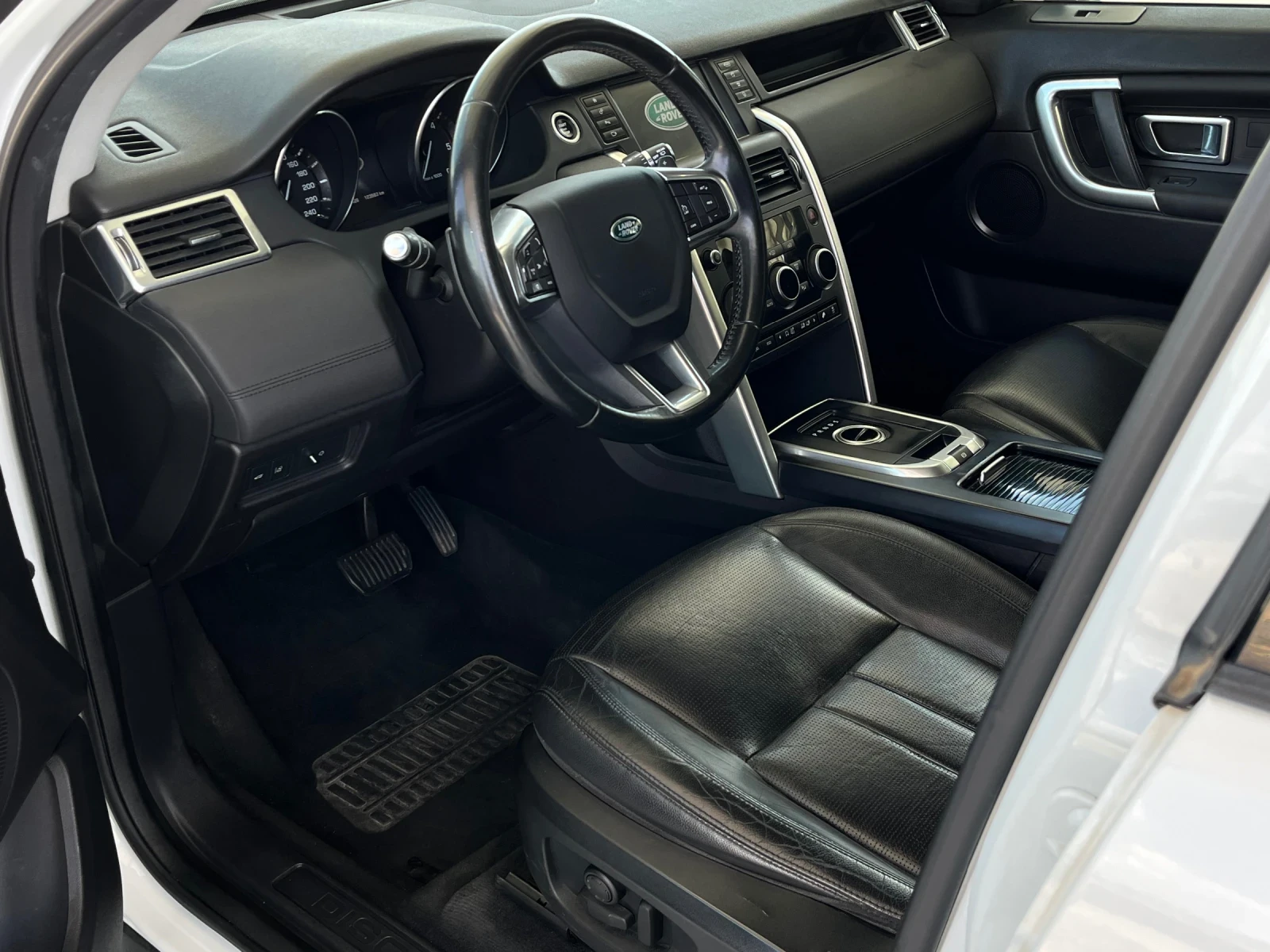 Land Rover Discovery Sport HSE LUXURY 2.0 /NAVI/КОЖА, снимка 8 - Автомобили и джипове - 55735897