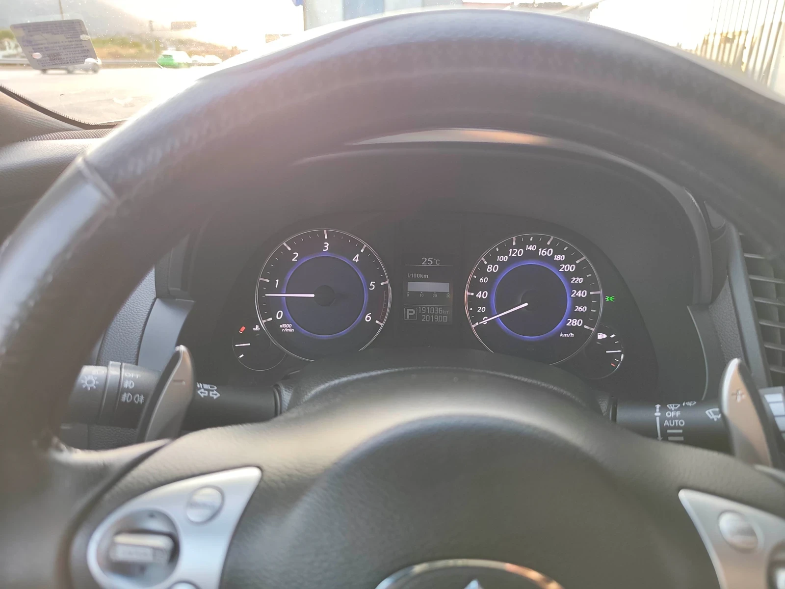 Infiniti QX70 + 2 комплект гуми и джанти, снимка 11 - Автомобили и джипове - 55809038