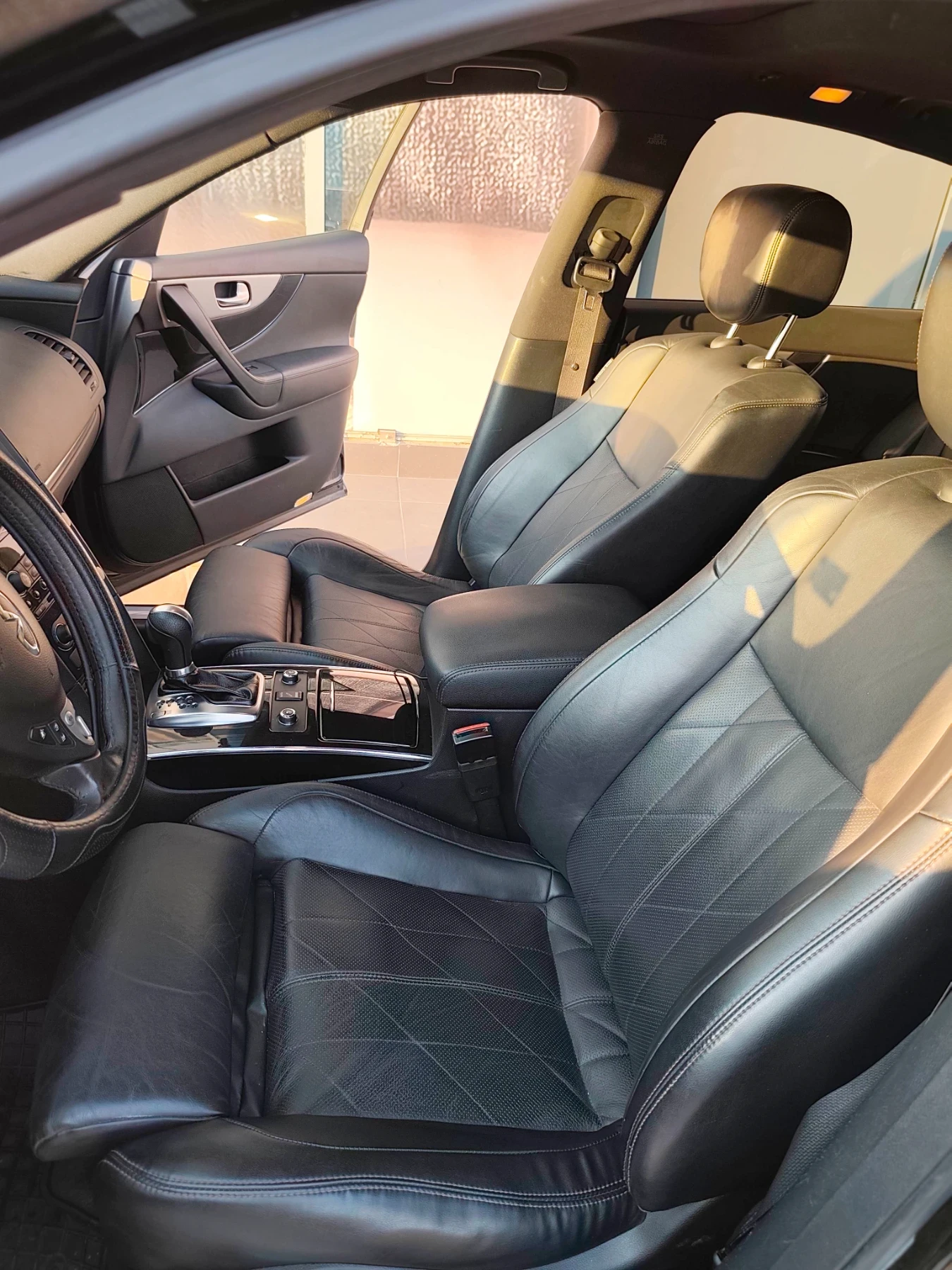Infiniti QX70 + 2 комплект гуми и джанти, снимка 7 - Автомобили и джипове - 55809038