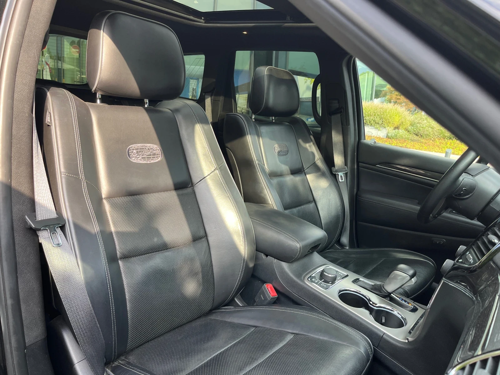 Jeep Grand cherokee Overland, снимка 10 - Автомобили и джипове - 55954318