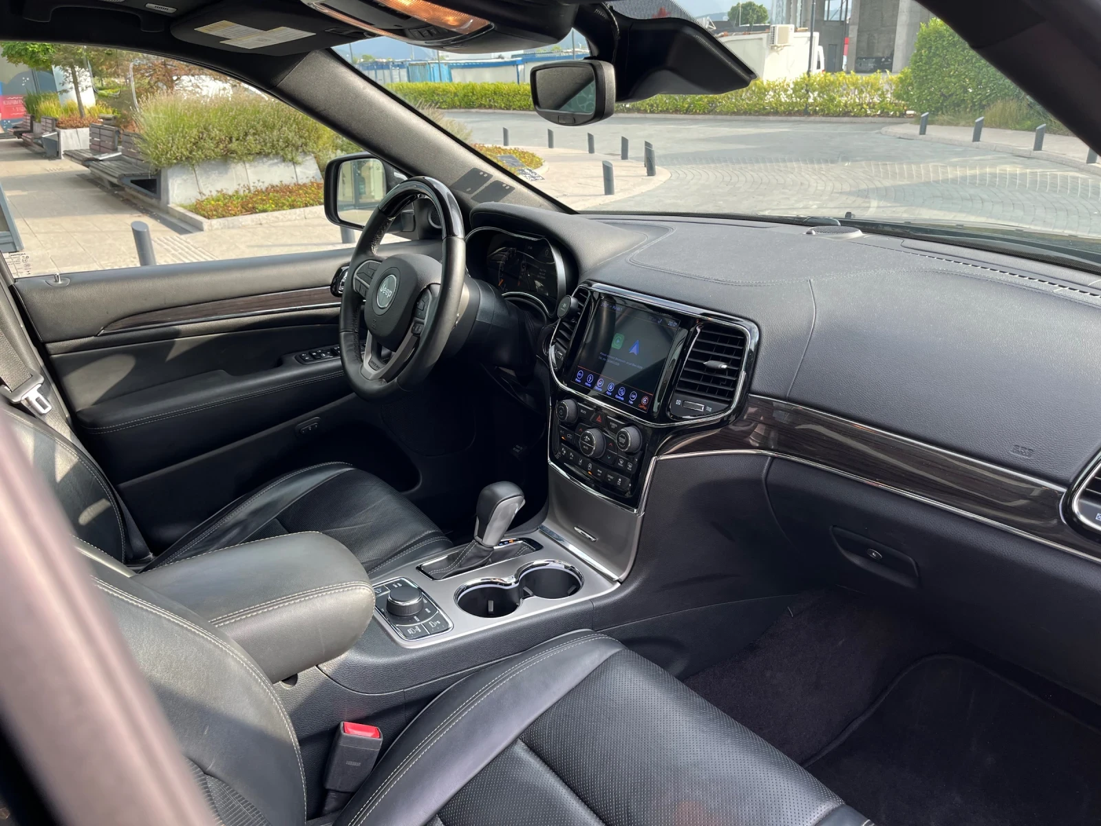 Jeep Grand cherokee Overland, снимка 9 - Автомобили и джипове - 55954318