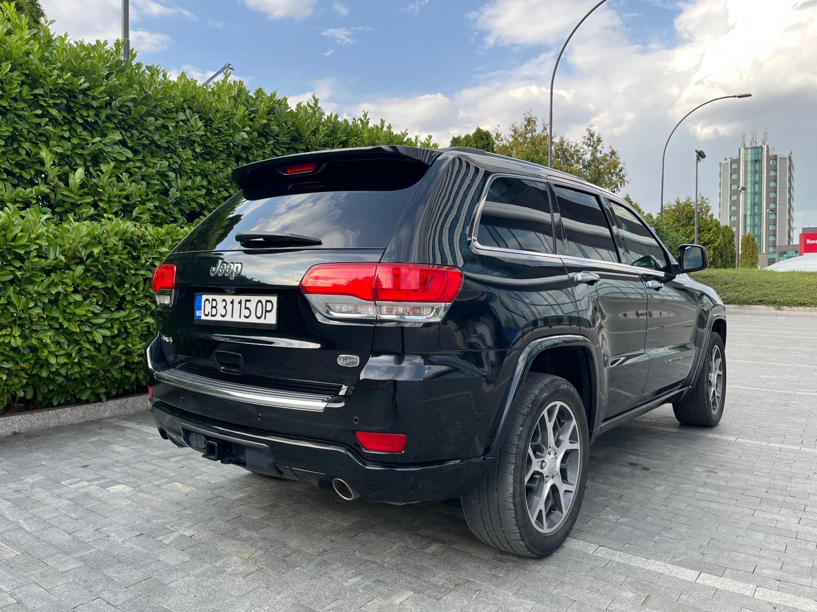 Jeep Grand cherokee Overland, снимка 7 - Автомобили и джипове - 55954318