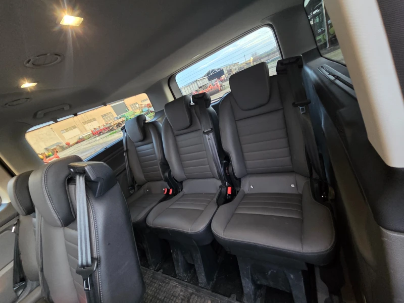 Ford Tourneo Custom, снимка 8 - Бусове и автобуси - 52726396
