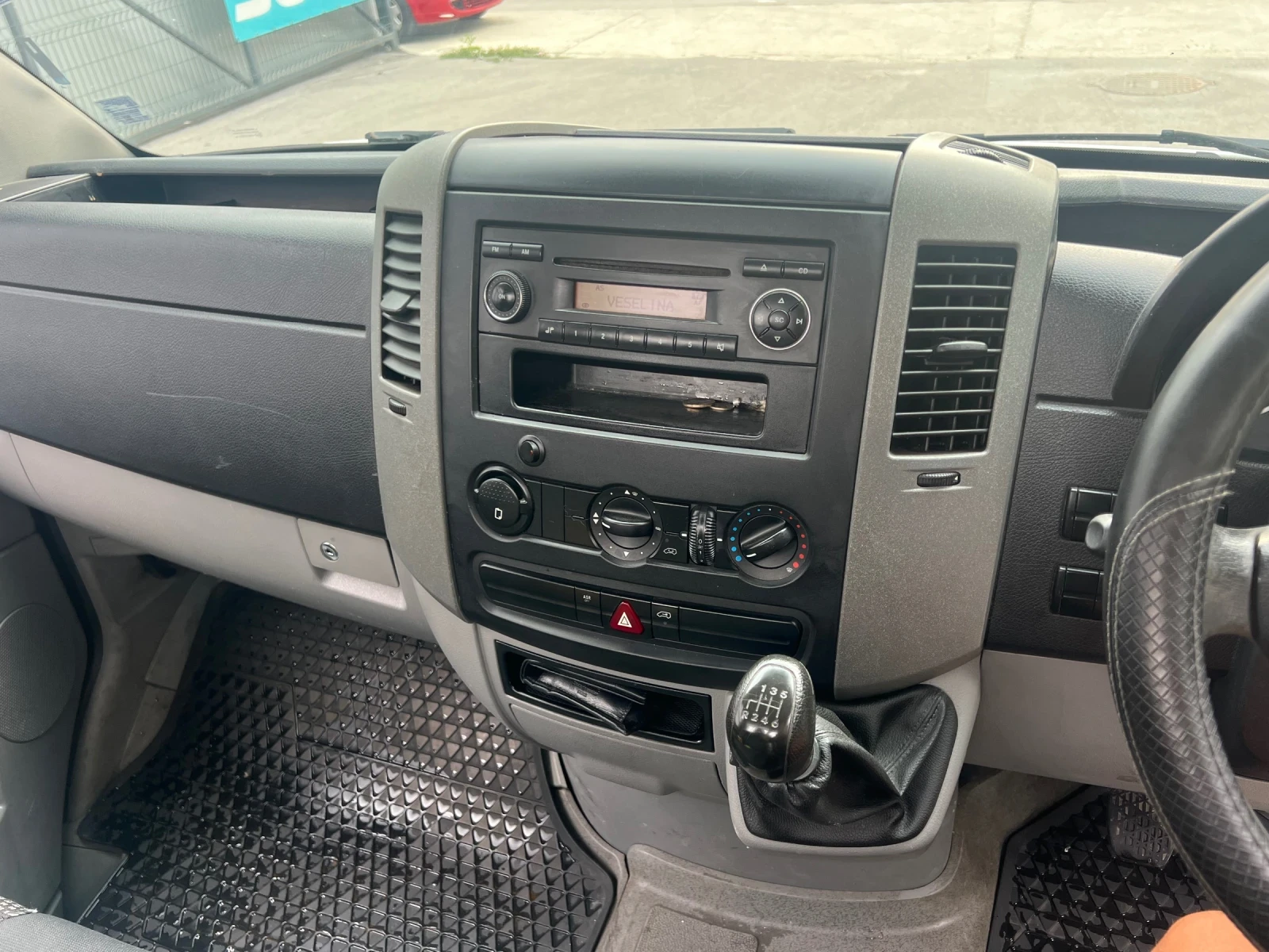 Mercedes-Benz Sprinter 311 2.2 CDI Пътна Помощ//Лебедка//Възглавници//ДесенВо - изображение 8