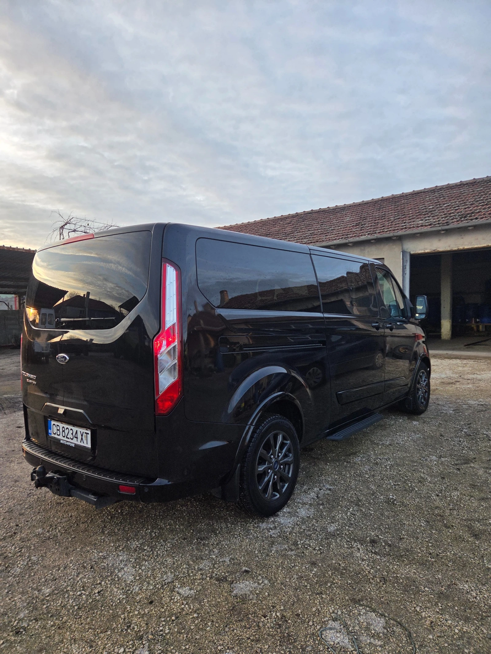 Ford Tourneo Custom - изображение 3