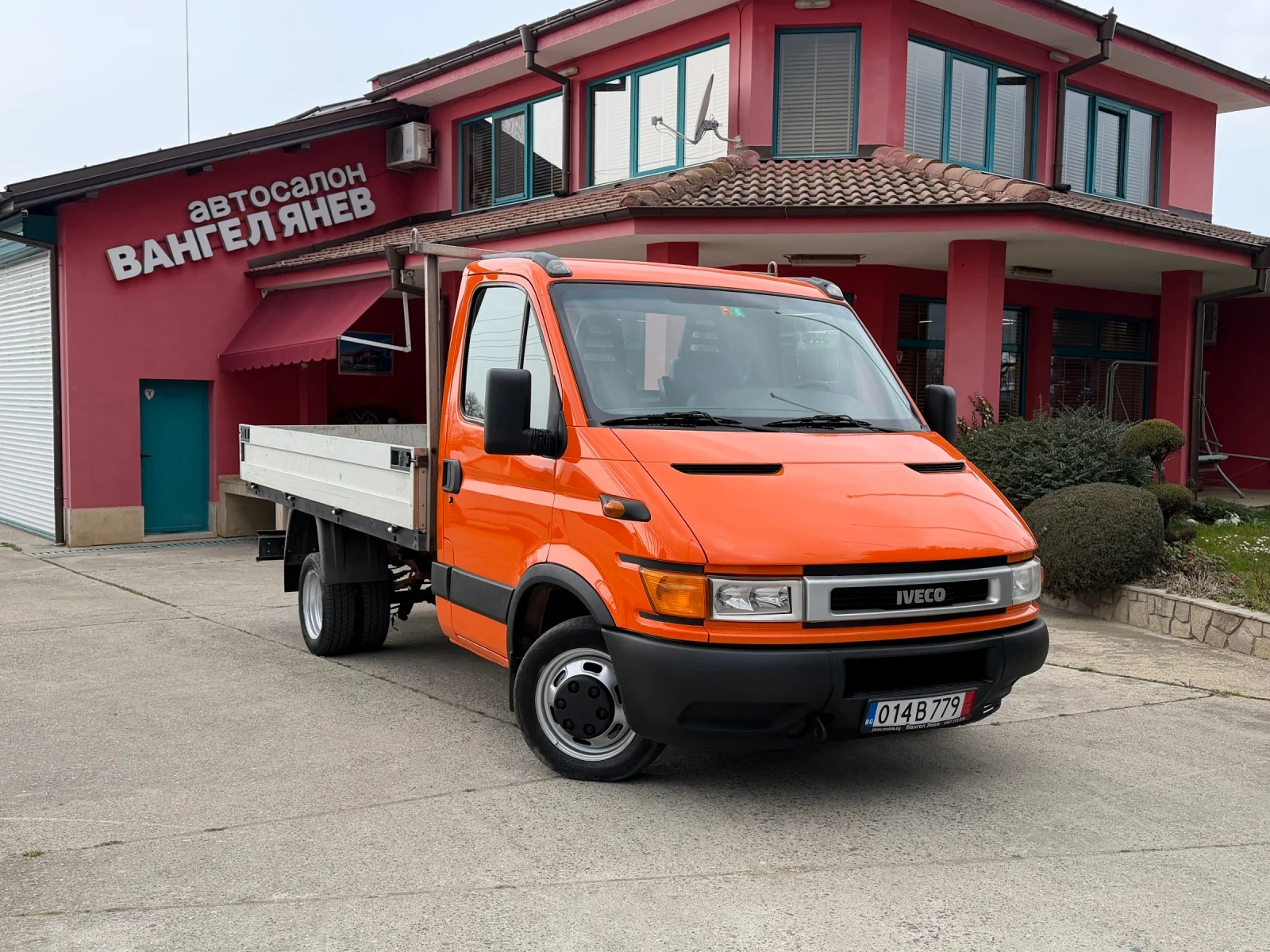 Iveco Daily 35C11* 2.8HPT* 3.70 метра каросерия, снимка 2 - Бусове и автобуси - 53877827