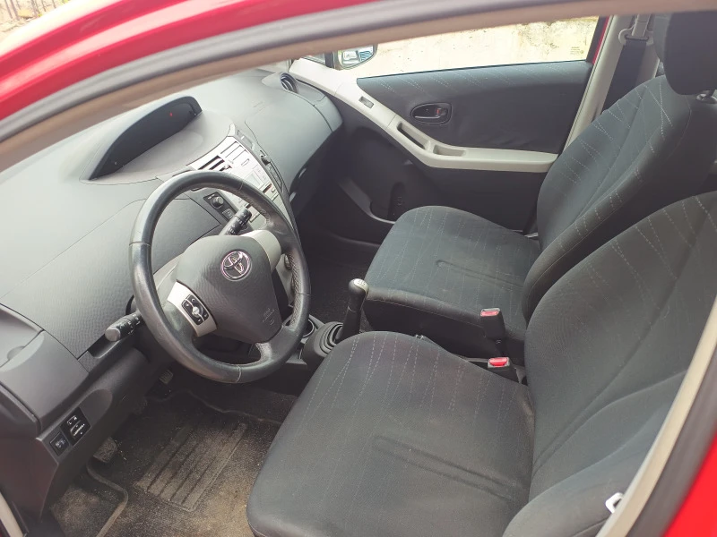 Toyota Yaris VVT-I/ 137000kм., снимка 10 - Автомобили и джипове - 45304702