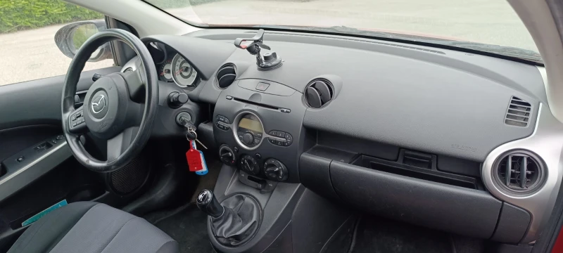 Mazda 2 1.4 HDi, снимка 10 - Автомобили и джипове - 45616628