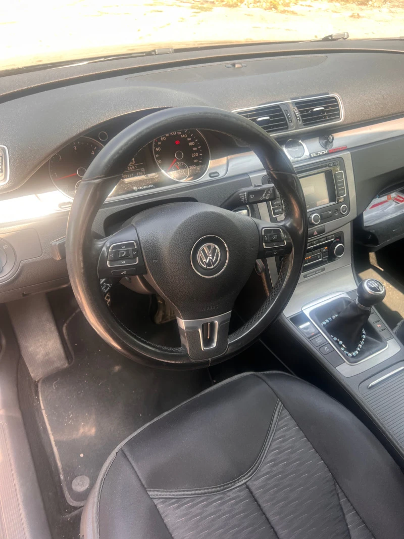 VW Passat 1.6 tdi 105, снимка 9 - Автомобили и джипове - 46668641