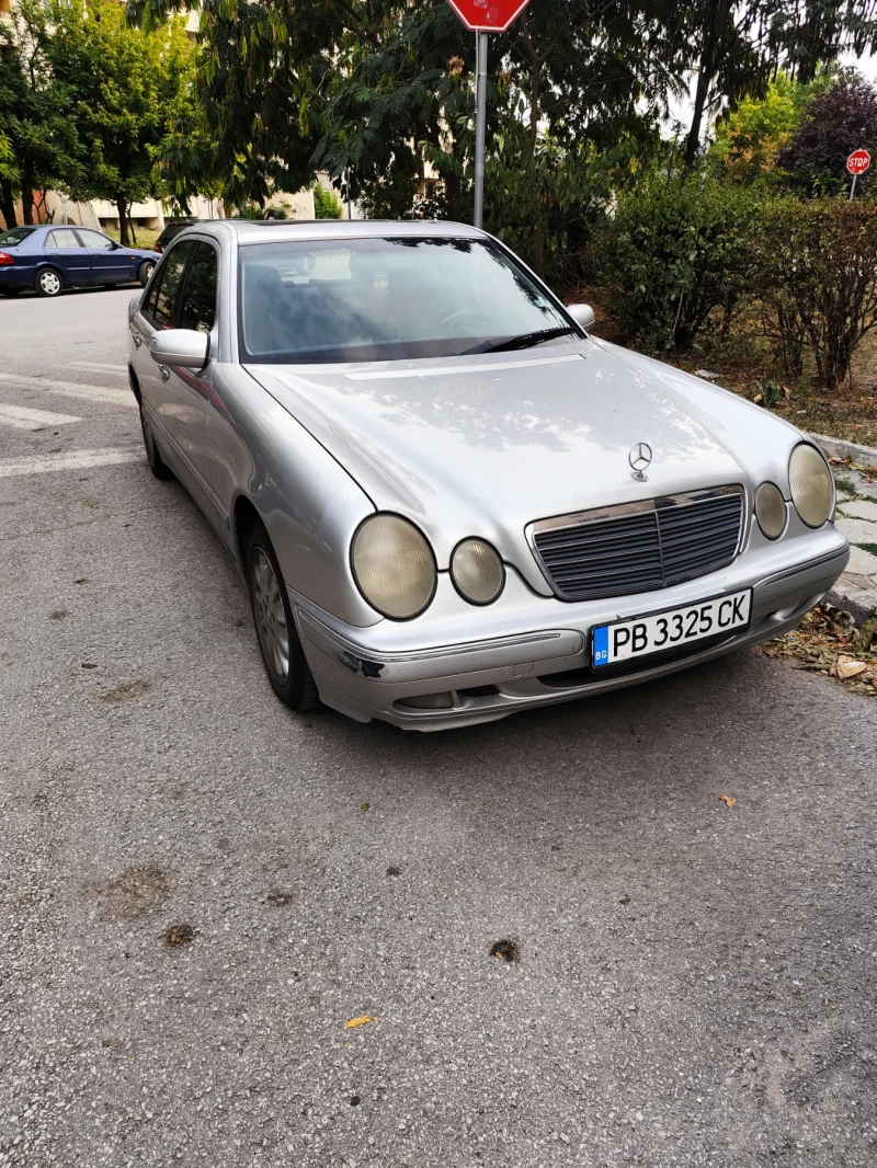 Mercedes-Benz E 220 CDI, снимка 1 - Автомобили и джипове - 47283506