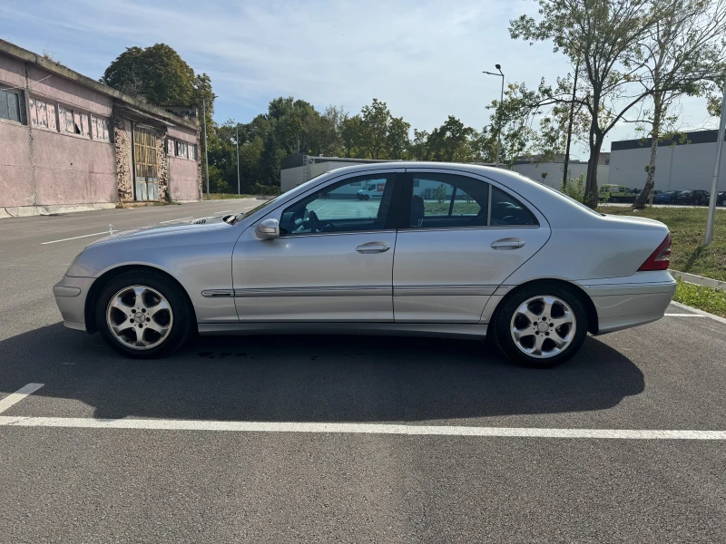 Mercedes-Benz C 220 Avantgarde, снимка 7 - Автомобили и джипове - 47454912