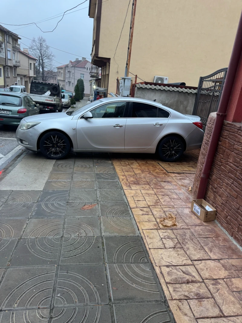 Opel Insignia, снимка 11 - Автомобили и джипове - 52910847