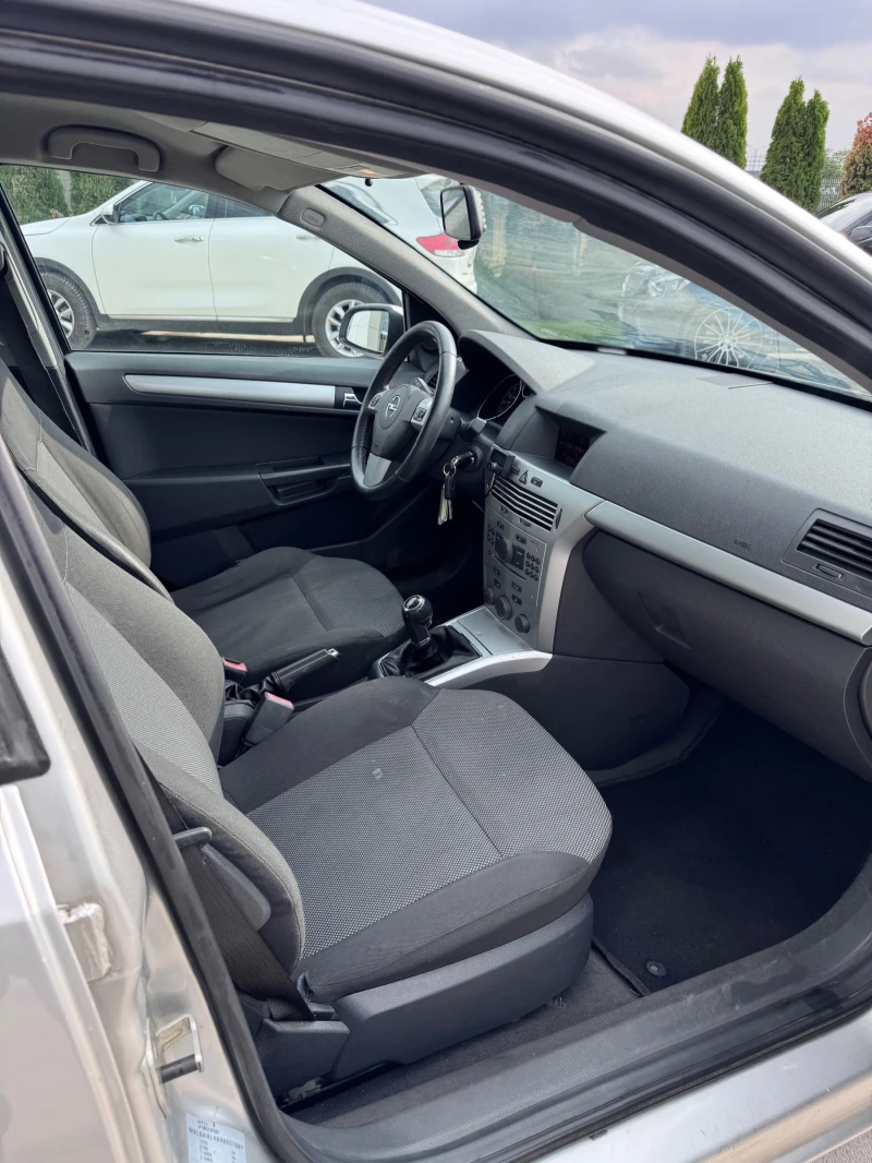 Opel Astra * 1.4 16v* , снимка 13 - Автомобили и джипове - 51882519