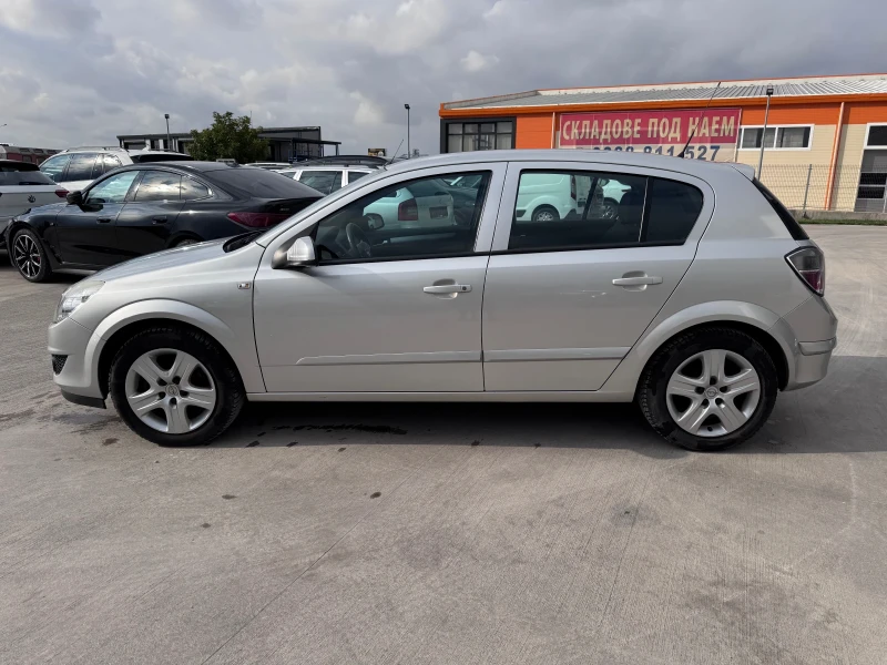 Opel Astra * 1.4 16v* , снимка 8 - Автомобили и джипове - 51882519