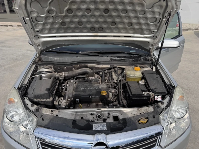 Opel Astra * 1.4 16v* , снимка 15 - Автомобили и джипове - 51882519