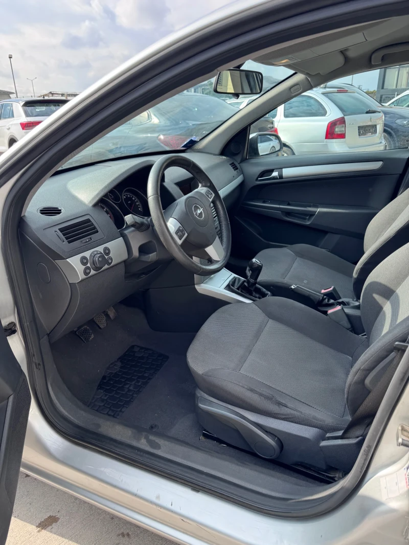Opel Astra * 1.4 16v* , снимка 10 - Автомобили и джипове - 51882519