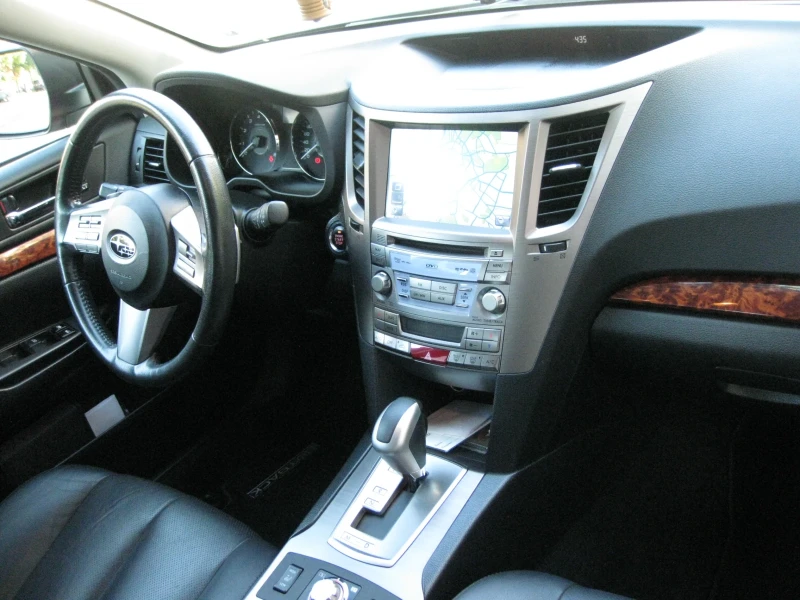 Subaru Outback, снимка 8 - Автомобили и джипове - 52515224
