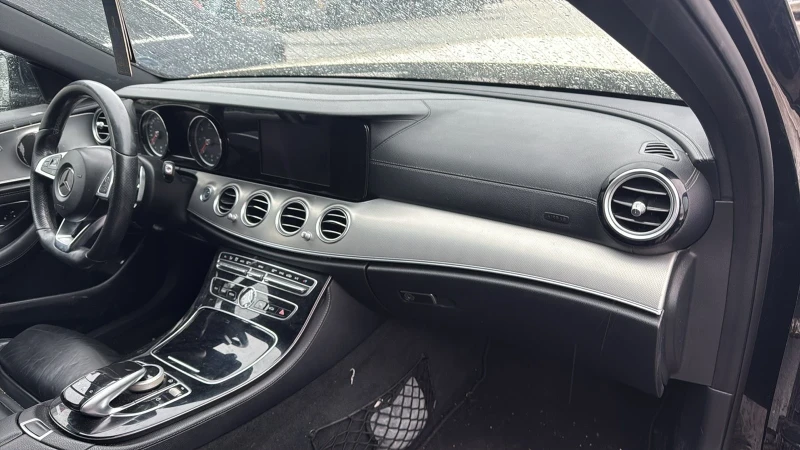 Mercedes-Benz E 220 * AMG Пакет* , снимка 5 - Автомобили и джипове - 53289398