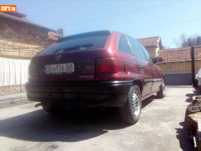 Opel Astra 1.6/75 моно, снимка 4 - Автомобили и джипове - 47480046